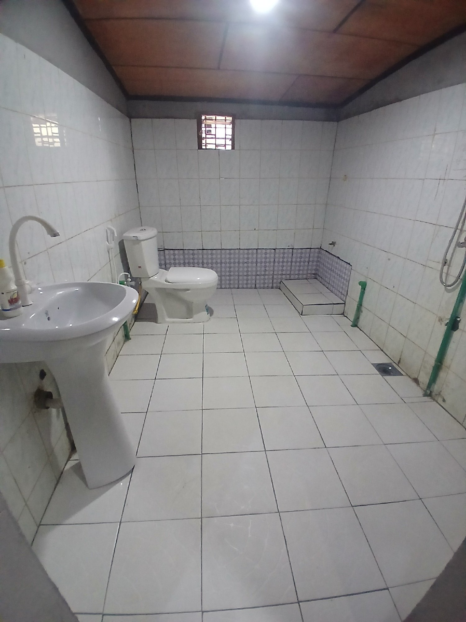scaled_828199f0-ff9d-4f30-9186-f68a5c7b061e-1_all_12132 Appartement 2 chambres avec forage à louer à Nongo Kiroty